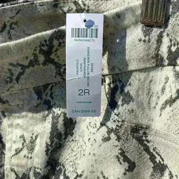 Chico’s snakeskin pull on jeggings jeans size 2R - Picture 4 of 14